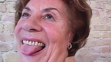 Old Granny Vera Wants to Swallow Cum