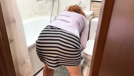 Mature stepmom has wanted sex for a long time and got a dick in her tight ass