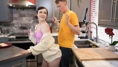 Teen (18+) scene with sex hungry Jade Valentine fromCaught